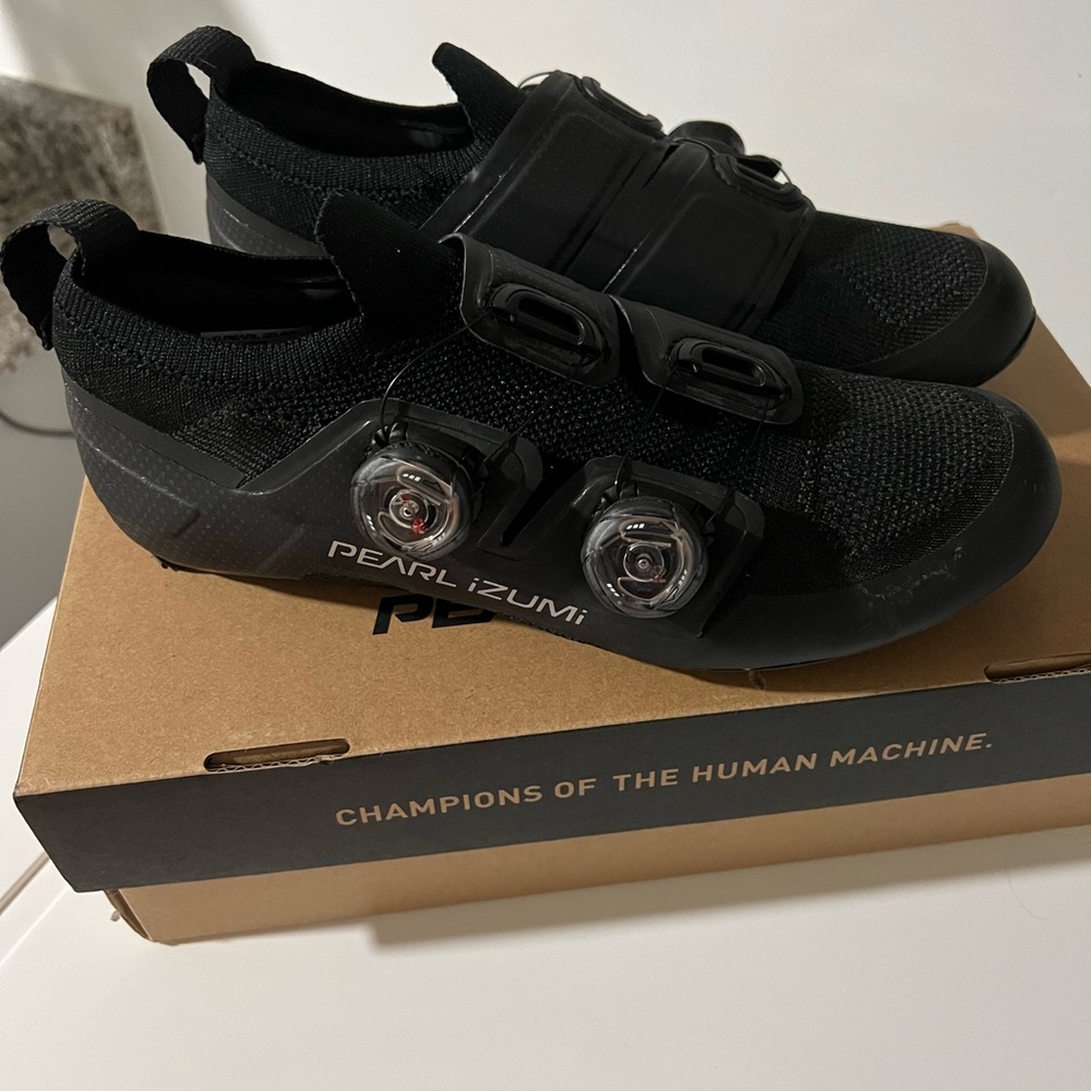 Pearl Izumi Pro Road V5 Cycling Shoes (7.5 women’s)